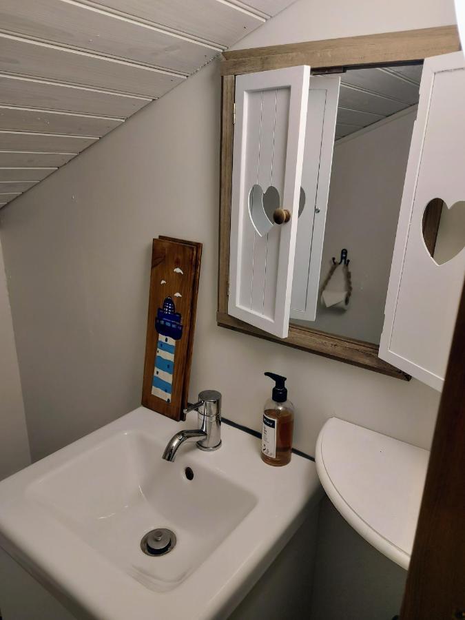 Grasteinn Guesthouse Þórshöfn Buitenkant foto
