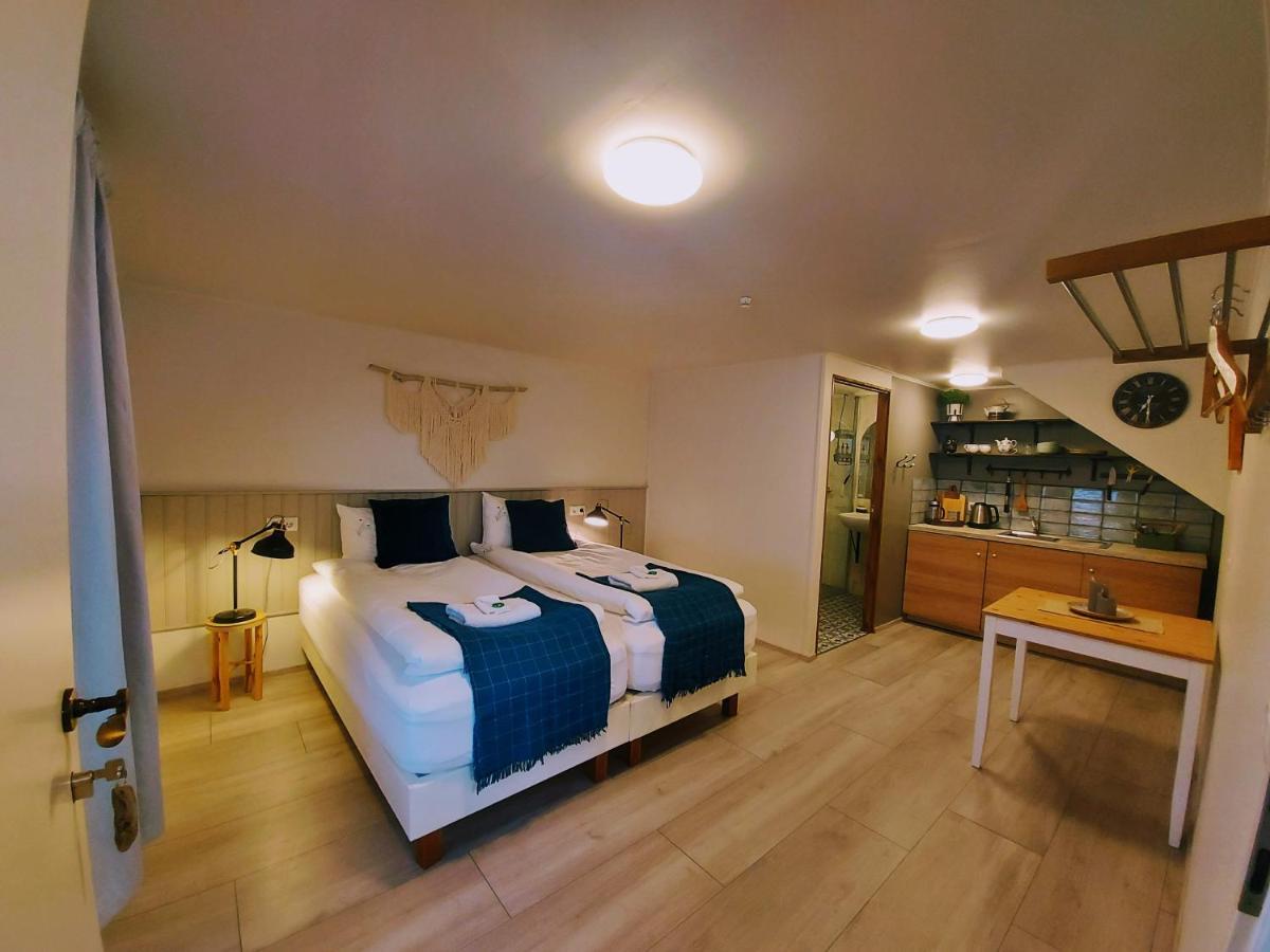 Grasteinn Guesthouse Þórshöfn Buitenkant foto
