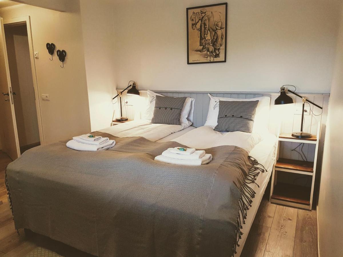Grasteinn Guesthouse Þórshöfn Buitenkant foto